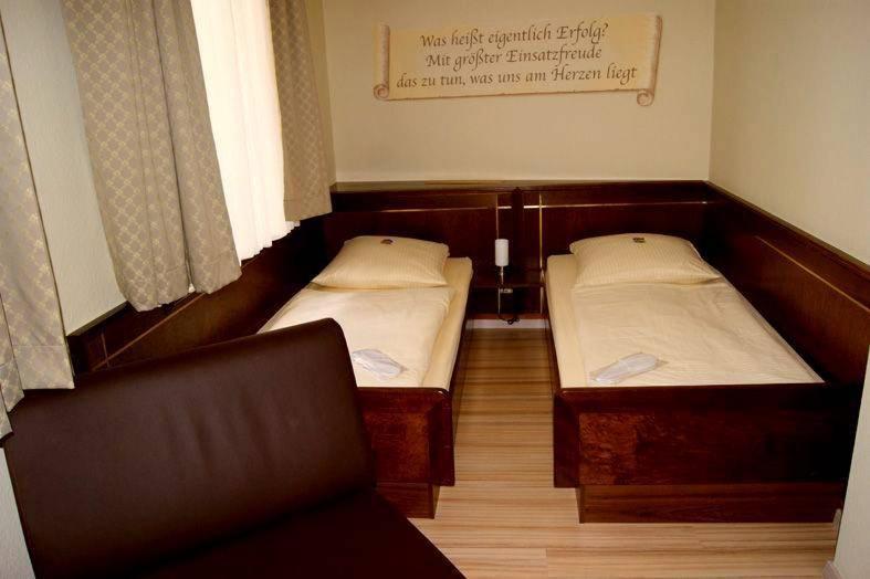 Hotel am Wilhelmsplatz Stuttgart Szoba fotó