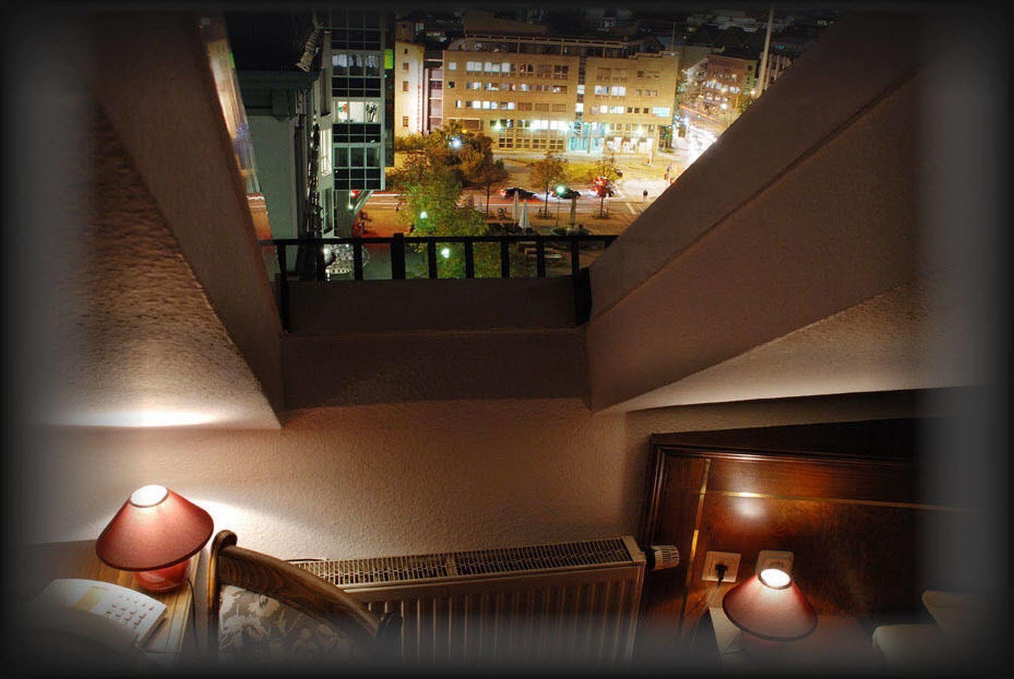 Hotel am Wilhelmsplatz Stuttgart Kültér fotó