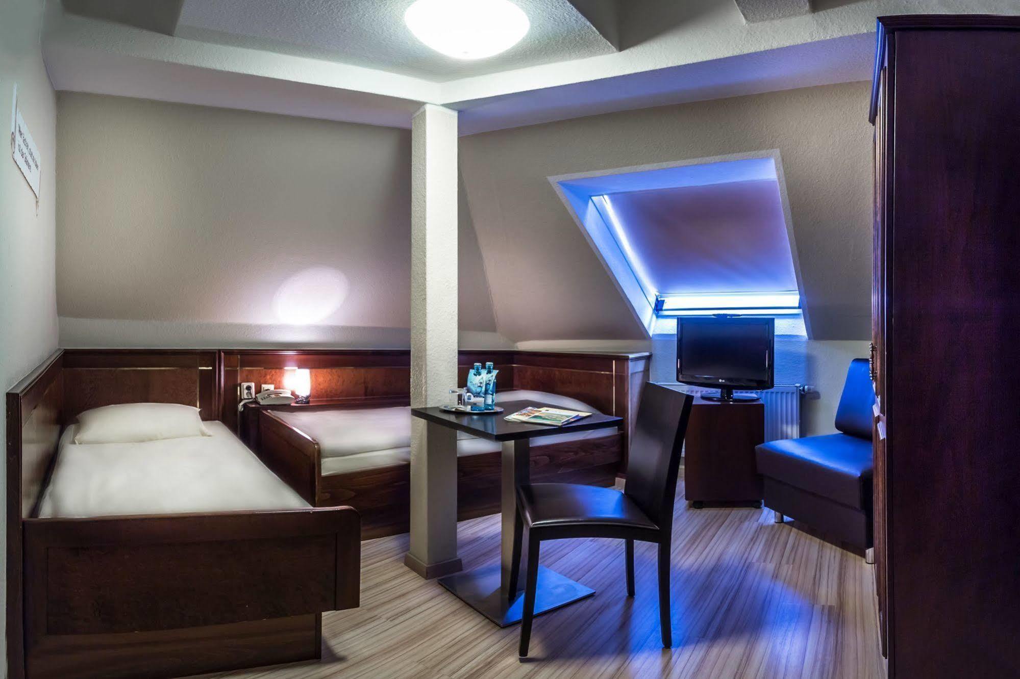 Hotel am Wilhelmsplatz Stuttgart Kültér fotó