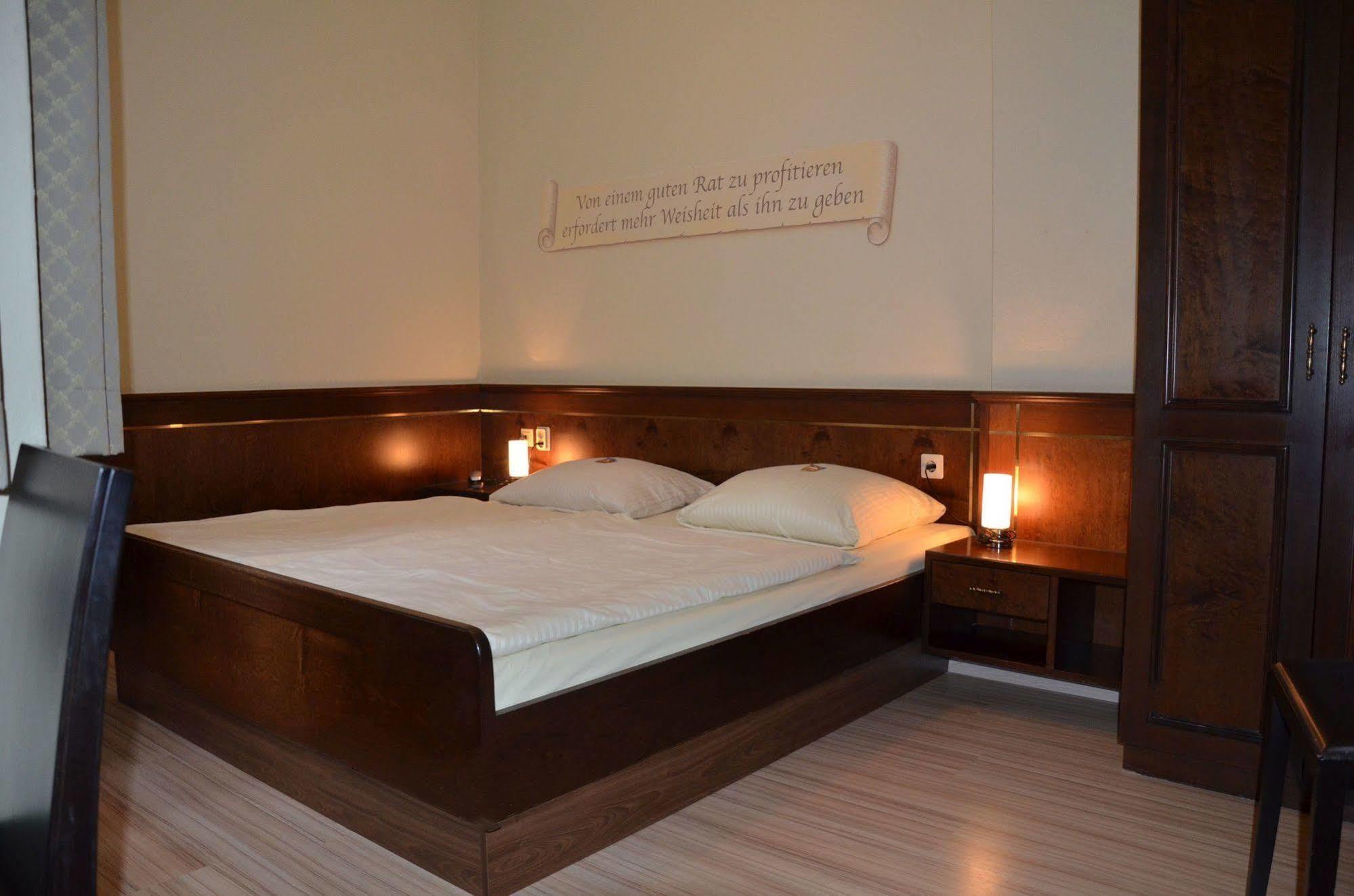 Hotel am Wilhelmsplatz Stuttgart Kültér fotó